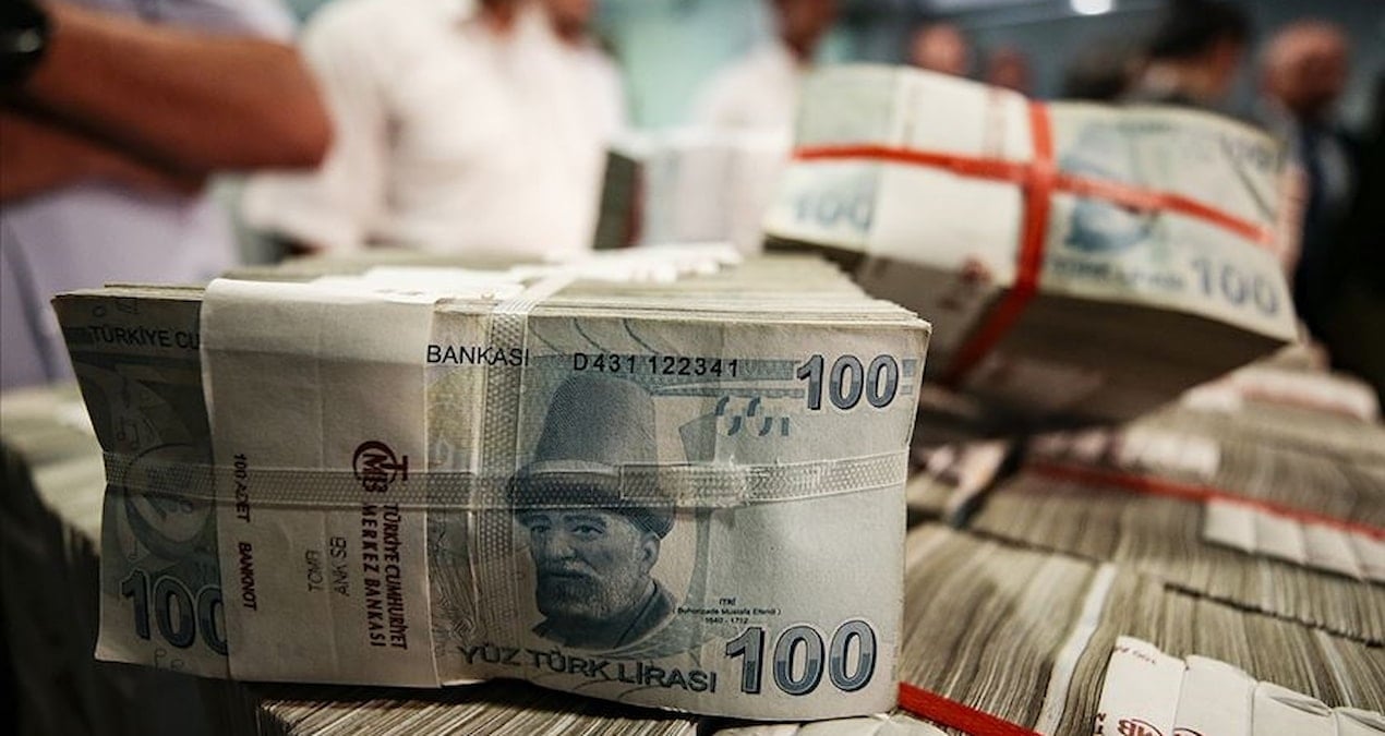 Bankada parası olanlara kötü haber! Bankalar mevduata verdiği faizi düşürdü!