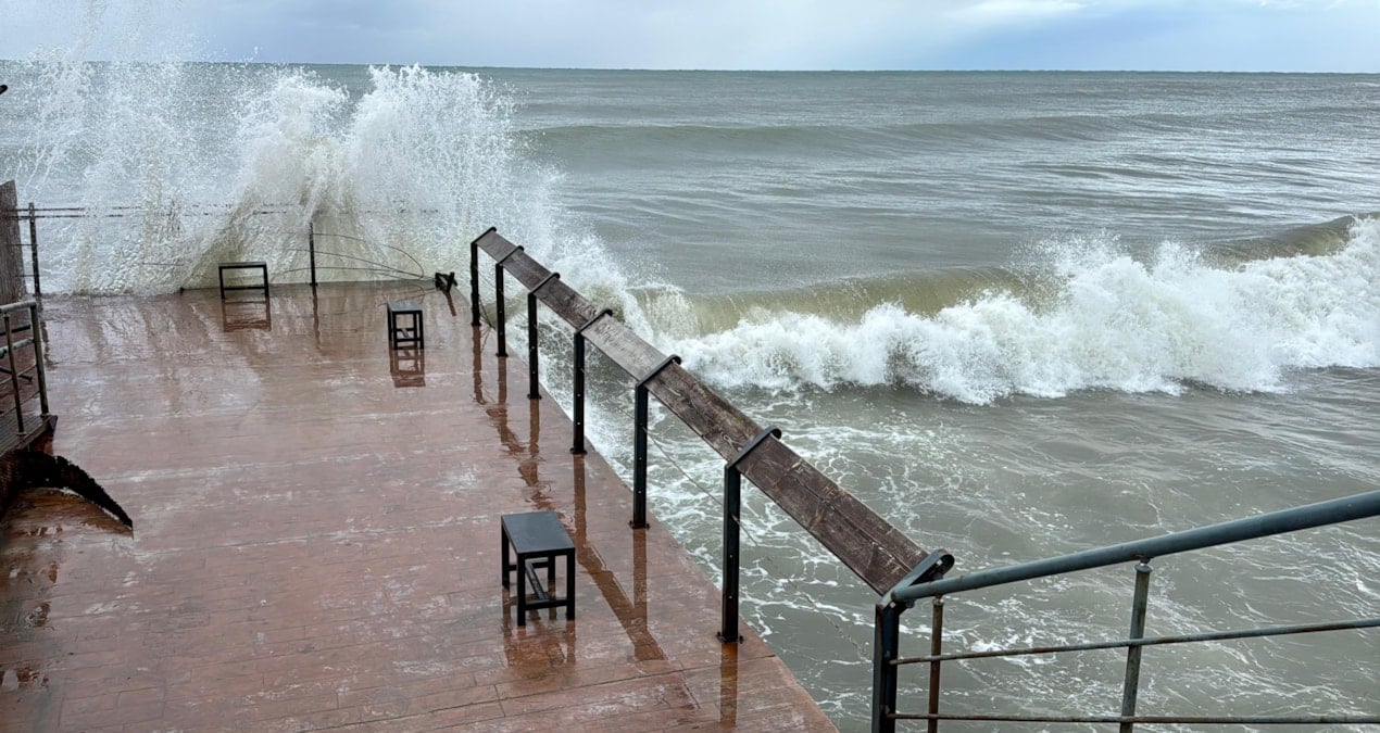 Uzmanlardan uyarı üstüne uyarı: Dalgaların boyu 5 metreyi aştı