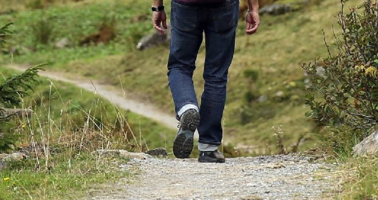 Yolda yürürken ayağına takıldı servet sahibi oldu