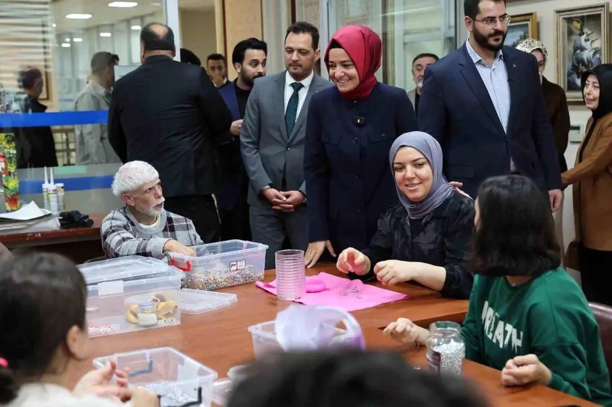 Fatma Betül Sayan Kaya, Engelliler Sarayı ve Vefahane Yaşam Merkezi’ni Ziyaret Etti