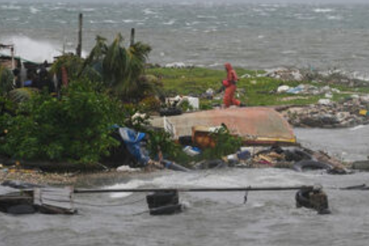 Melissa Kasırgası’nın Jamaika’da yol açtığı yıkım havadan görüntülendi