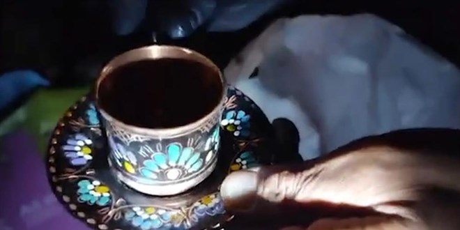 Çöp çöp dolaşıyorlar, buldukları ise servet değerinde