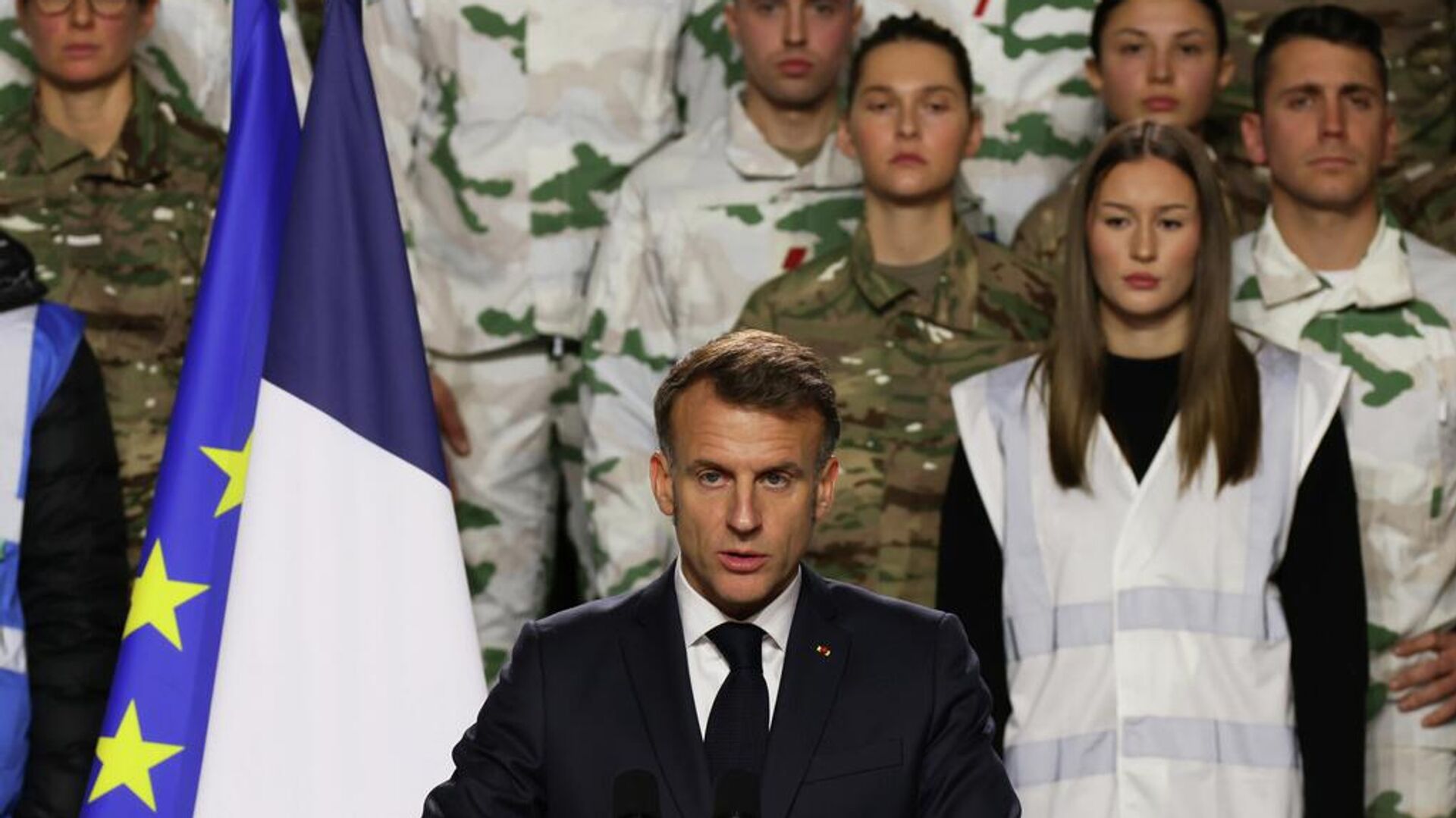 Fransa’da ‘gönüllü askerlik’: Macron duyurdu, 2026 yazında başlıyor
