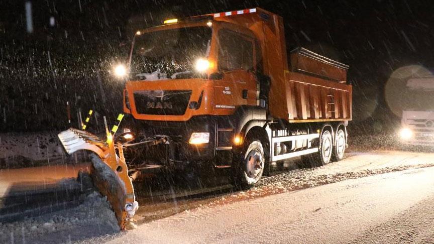 Meteoroloji uyarmıştı! Sıcaklık sıfırın altına düştü: Kent beyaza büründü