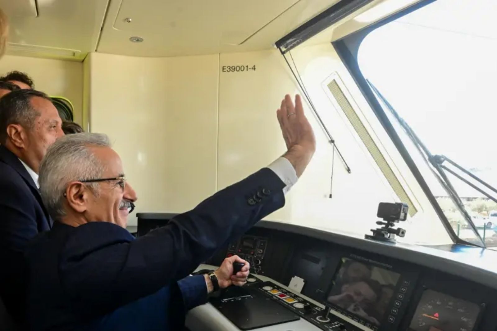 Ulaştırma ve Altyapı Bakanı Abdulkadir Uraloğlu’nun duyurusuna göre milli banliyö treninin dördüncü seti rayda