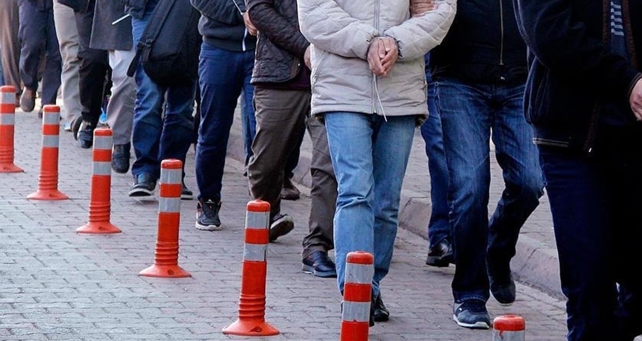 8 ilde göçmen kaçakçılığı operasyonunda 10 kişi tutuklandı