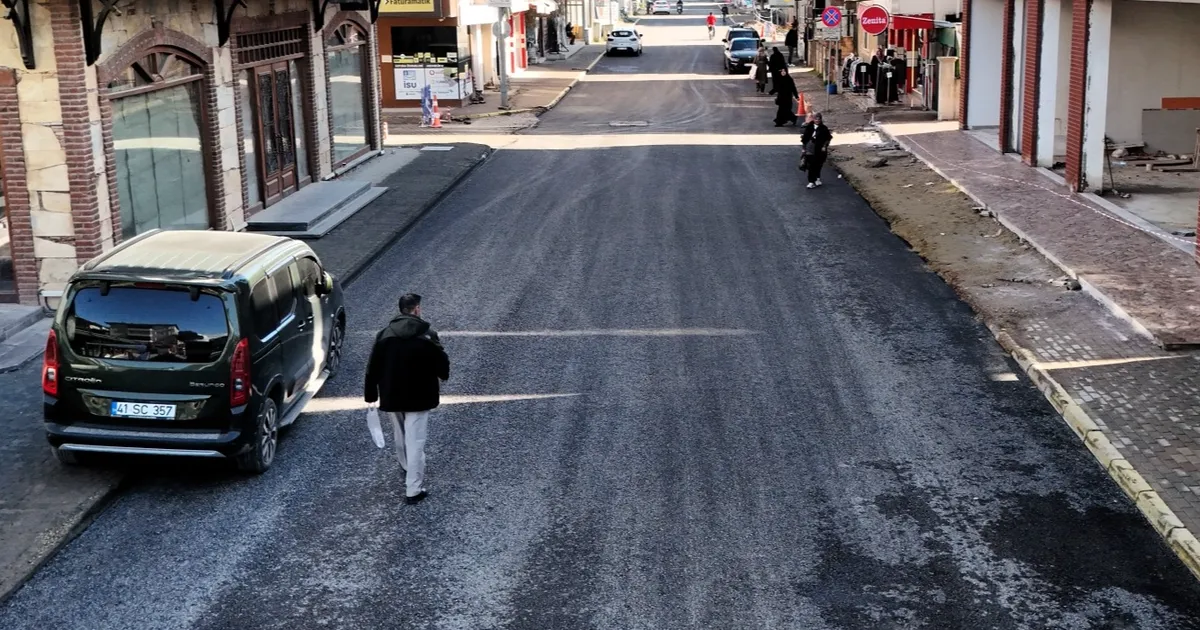 Kocaeli Büyükşehir’den Kartepe’de yol yenileme çalışması