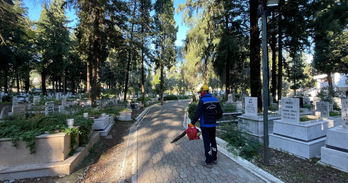 Muğla Büyükşehir’den mezarlıklarda kapsamlı bakım
