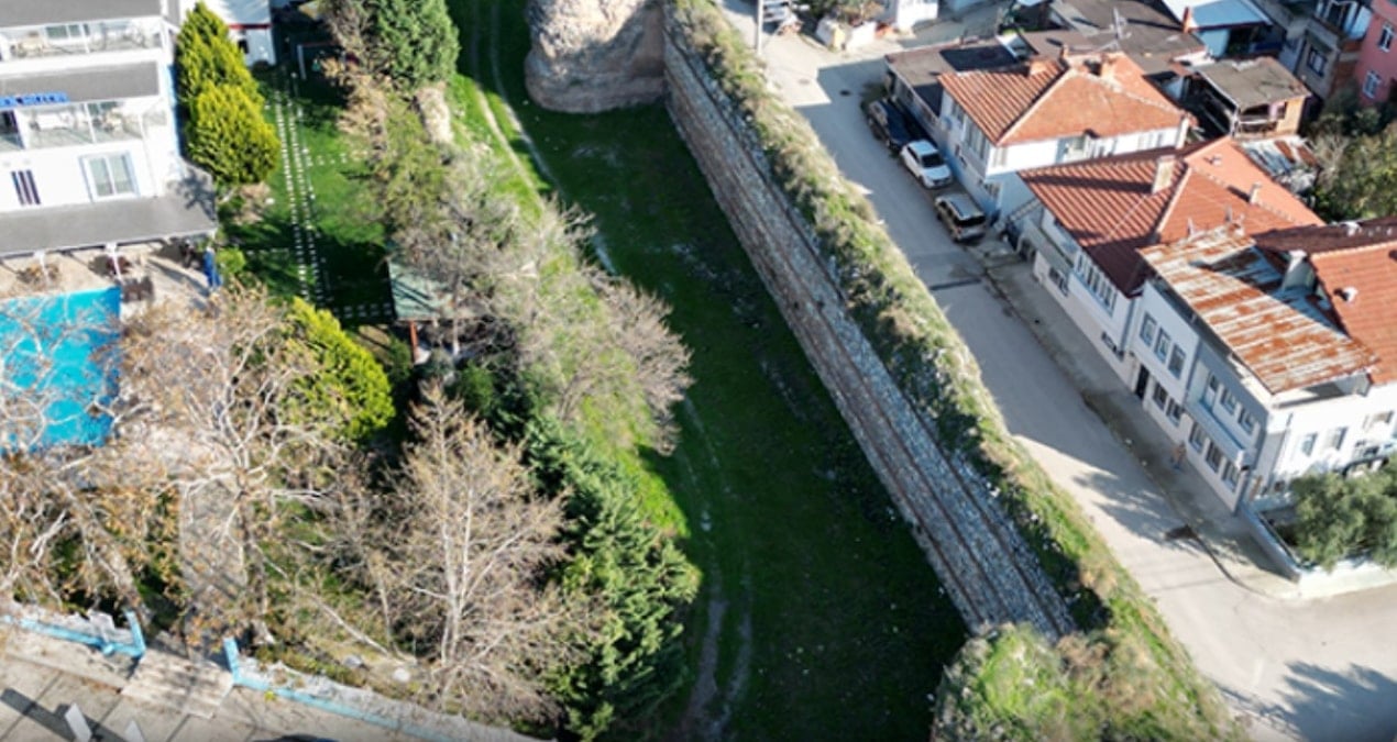 Papa gelince sit alanını satışa çıkardı! Fiyatı dudak uçuklattı