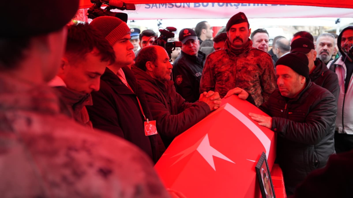 Samsunlu şehit polis, dualarla uğurlandı
