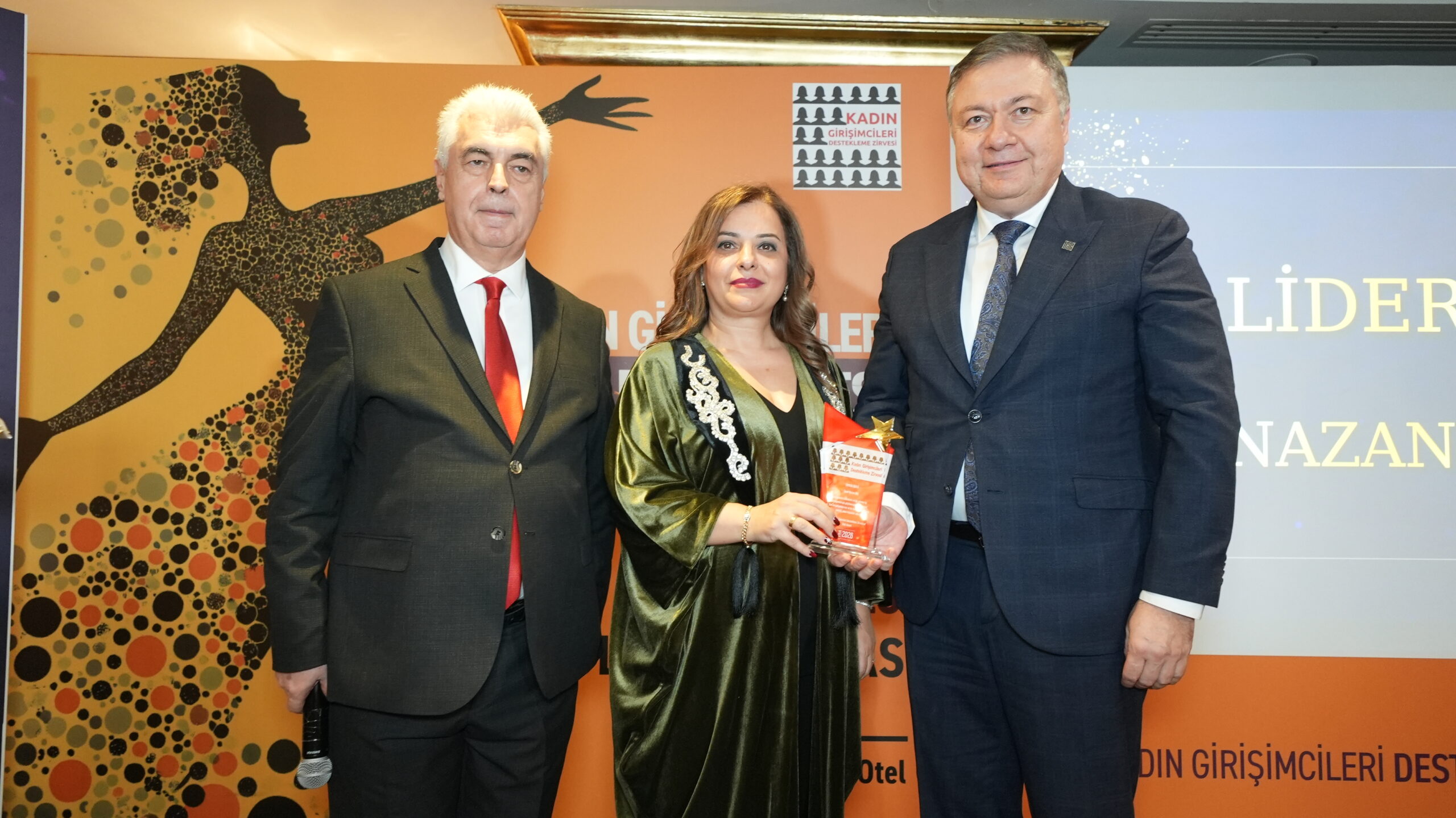 Girişimci kadınlara iş alanı açtı liderlik ödülünü aldı